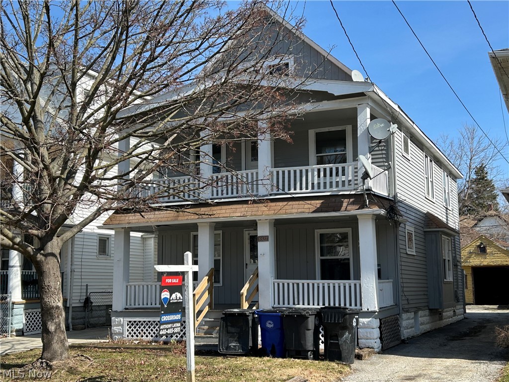 Don't miss this one! 2nd floor unit 2 bedrooms with a bonus room in the 3rd floor, a family rm, dining rm, remodeled kitchen and a full bathroom. The interior has fresh paint, newer flooring, light fixtures, hardware and much much more requirements:Credit score of 600+. 500 - 600 is considered conditional.Less than 3 items in collections, excluding student loan and medical. Monthly income of 2.5 times the amount of the monthly rent.Thorough Eviction Check. $50 Non Refundable App Fee for all Adults who will be occupying the property.Applications can only be completed online.Typical Security Deposit equivalent to one months rent, pending results of background checks. Tenants must have the electric and gas transferred into their name and obtain renters insurance prior to receiving keys to the property.