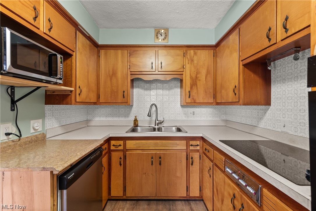 Leroy Harris Lebern Developmen - Residential