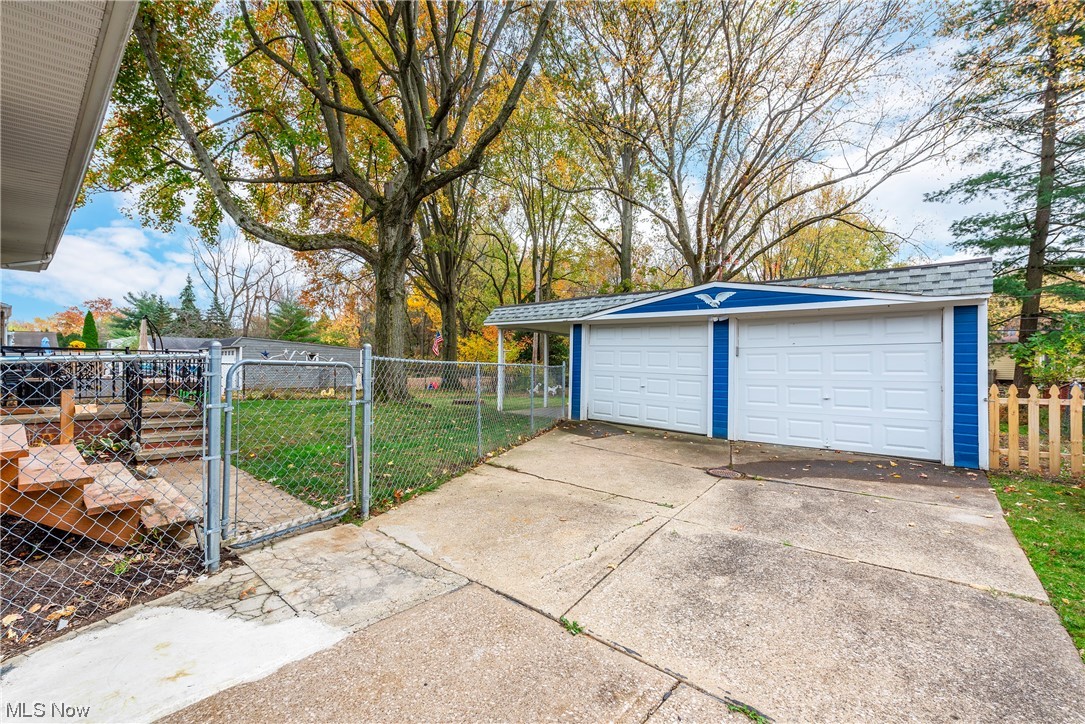 Leroy Harris Lebern Developmen - Residential