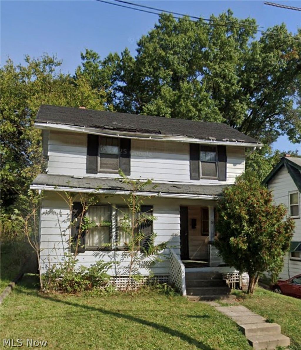 Photo of 30 Zents Avenue, Youngstown, OH 44505 (MLS # 5202332)