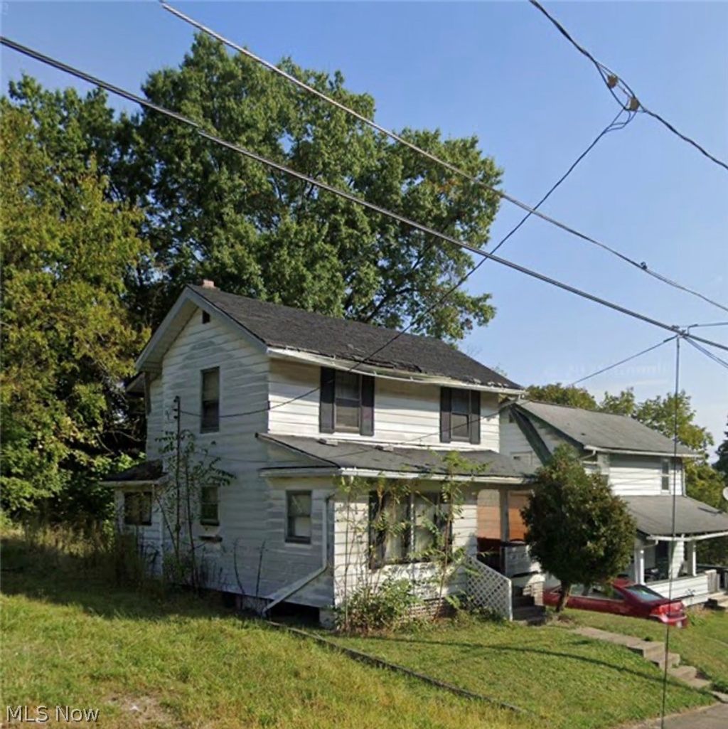 Photo of 30 Zents Avenue, Youngstown, OH 44505 (MLS # 5202332)