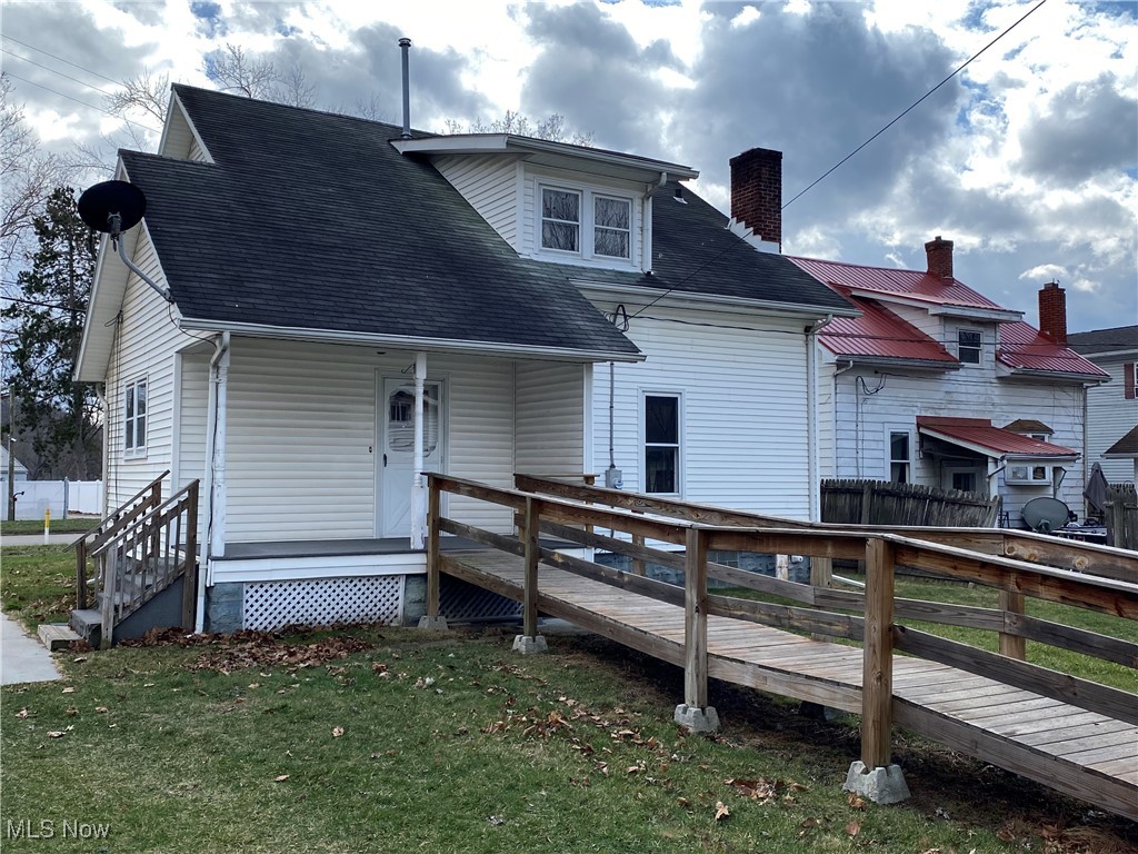 752 E State Street, Newcomerstown, Ohio image 4