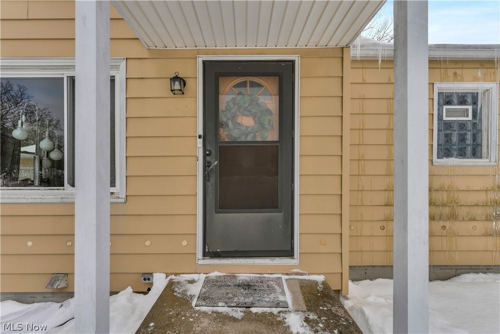 Photo of 46 Ohlin Drive, New Middletown, OH 44442 (MLS # 5183578)