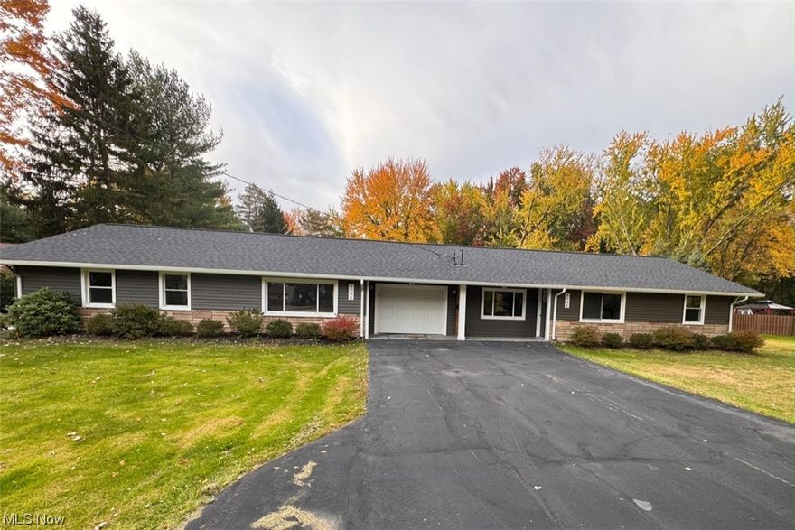 Fully remodeled duplex in Mentor on a quiet street. Unit 1 has 4 bedrooms and 2 full baths, 1 half bath and Unit 2 has 3 bedrooms and 1 Full bath. *New vinyl siding, exterior lighting, and a paved driveway. 1 garage unit and in-unit laundry facilities. UNIT 1: living 15x14,family room 20x14,kitchen 12x12,master 14x15 bedrooms 12x11,12x9,12x9. UNIT 2: living 15 x13 kitchen 10x9,master 13x11,bedrooms 12x11,11x9 Square footage is approximate

Square footage is approximate