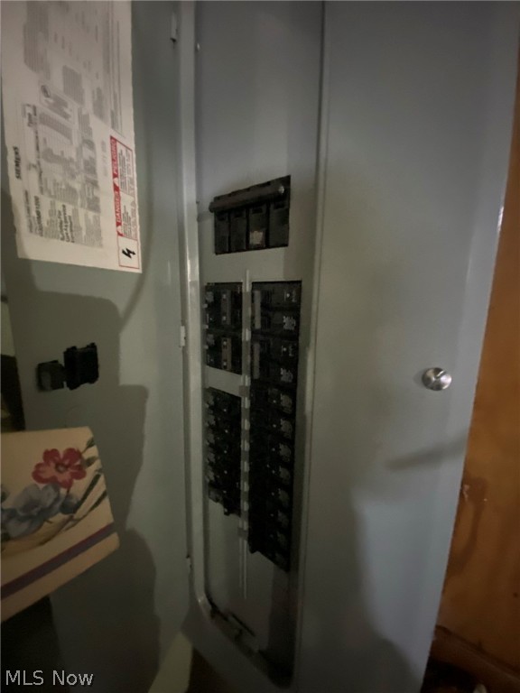 Schoenbrunn Tr - Residential