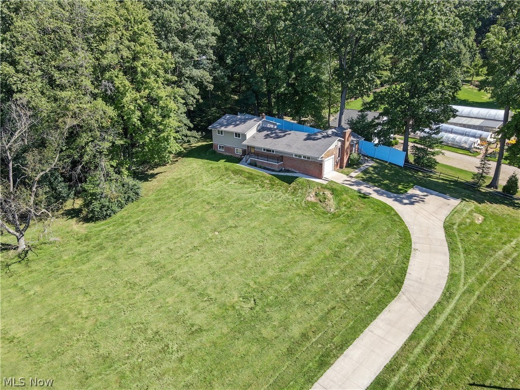 11121 Lafayette Drive NW