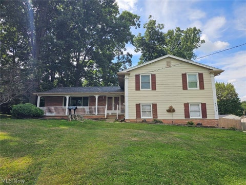 Homes For Sale - 8524 Sleepy Hollow Drive<br/> Warren, OH 44484
