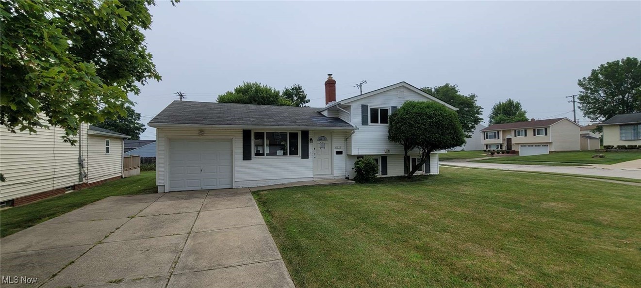 Recently updated split level with lots of natural light and neutral decor. 1.5 bathrooms, family room, attached garage, large slider to the deck and so much more. Come and make it your own today.