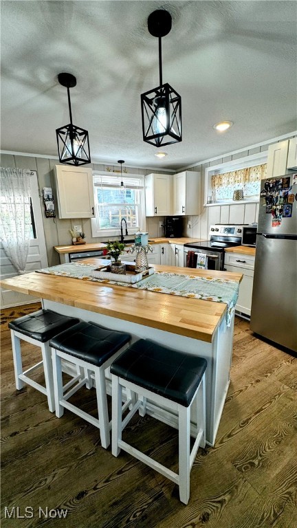 Willowdale Lake - Residential