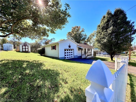 Photo of 4482 Niagara Street, Parkersburg, WV 26101 (MLS # 5255566)