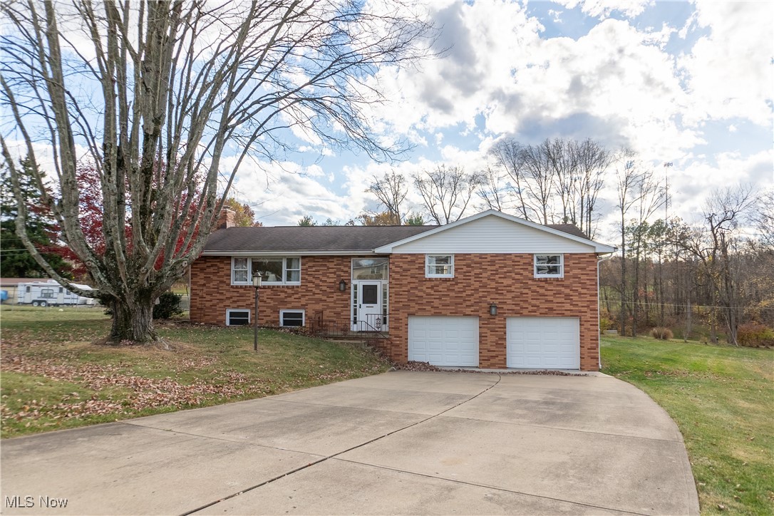 2630 Ivy Circle, Zanesville, Ohio image 2