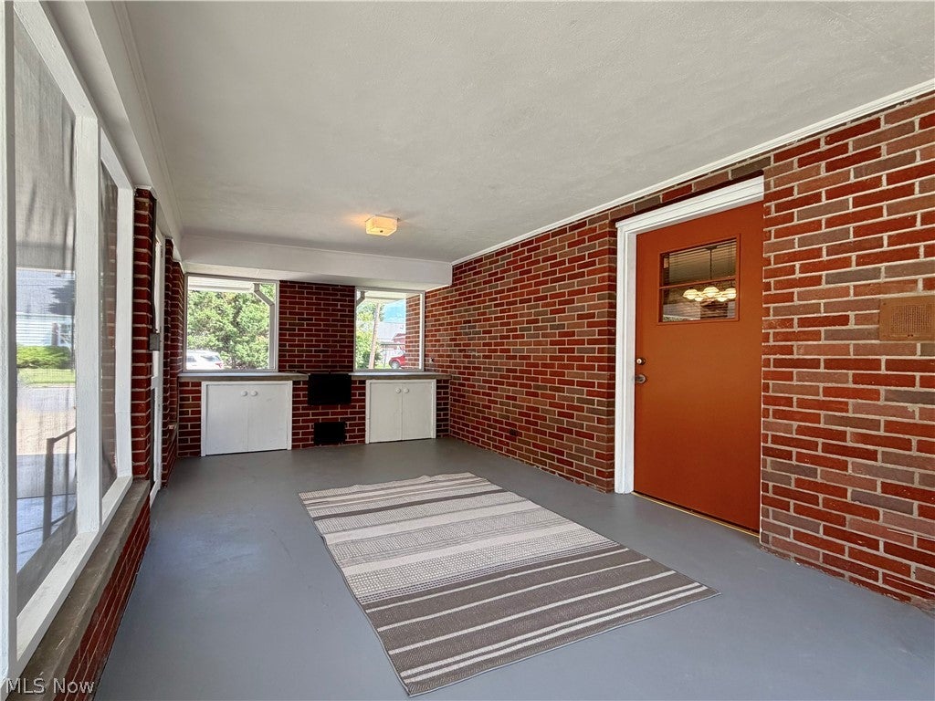 961 Lakeview Drive