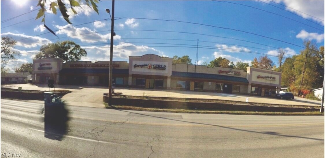 PLAN FOR ONLINE SALE OF
Georgie’s Plaza
1300-1302 Brittain Road
Akron, Ohio 44310 (“Property”)
Seller desires to sell the Property in its “AS IS” condition at the asking price of $285,000.
More details will are available in the supplement to this advertisement (published by the Agent.)