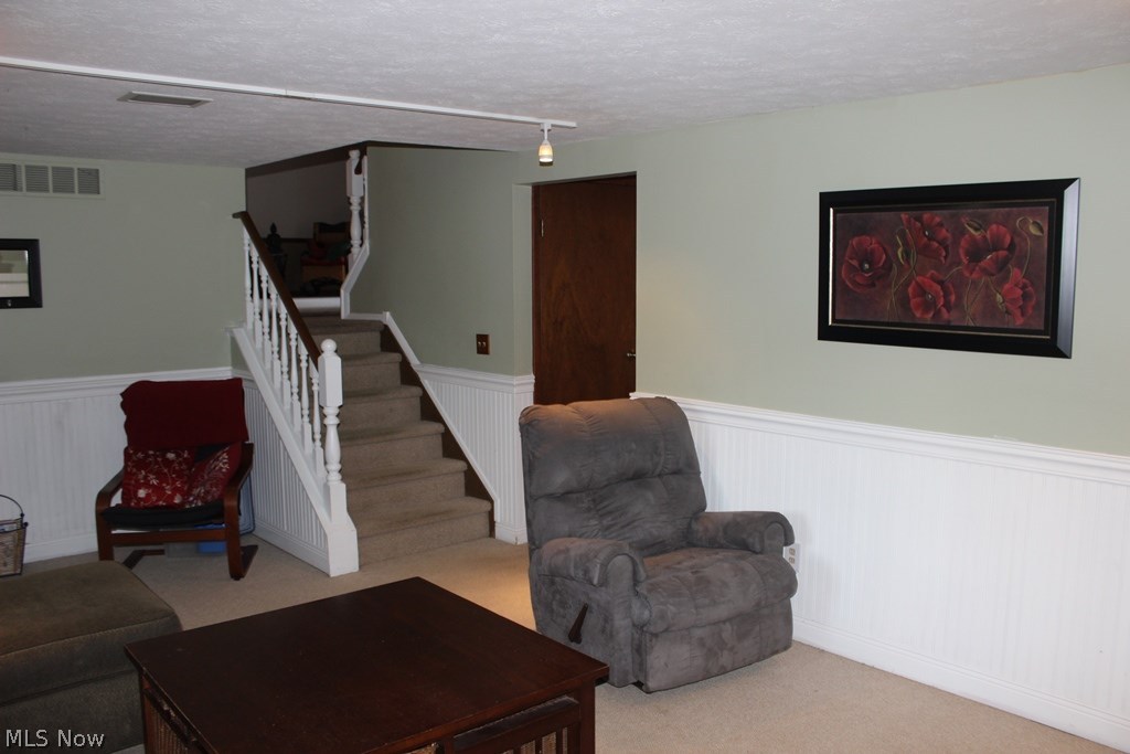 White Oak Drive 06 - Residential