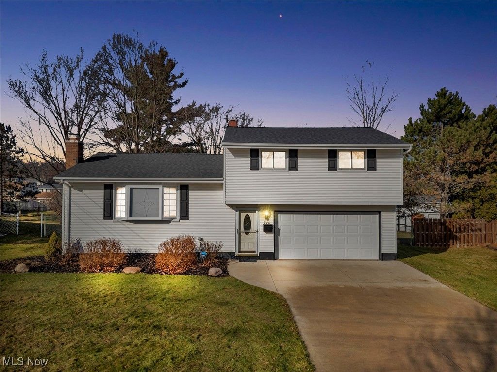 Photo of 9370 Monticello Drive, Twinsburg, OH 44087 (MLS # 5179156)