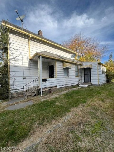 Tiny photo for 2919 E 64th Street, Cleveland, OH 44127 (MLS # 5190340)