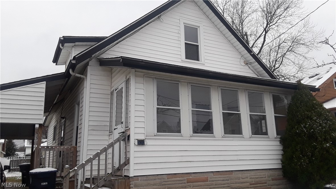 Spacious three bedroom with many extra features. This cute home has an enclosed porch, two first floor bedrooms, full bathroom on main floor, finished basement with second full bathroom, third bedroom on second floor with attached bonus room. This home has a nice backyard and a covered car port. MOVE IN SPECICAL OFFERED. MOVE IN BEFORE 12/30/2018 OWNER WILL GIVE $50 A MONTH PRICE REDUCTION. MUST QUALIFY PER APPLICATION AND SIGN A 12 MONTH LEASE. Application is $35 per adult.