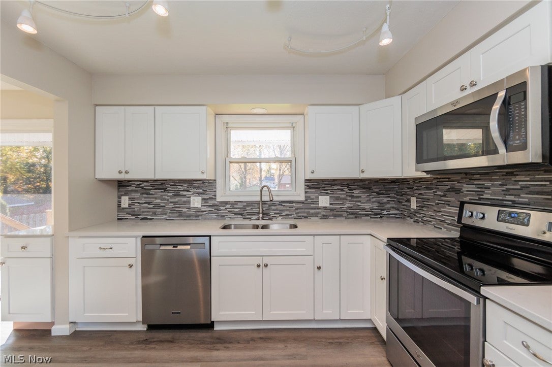 3888 Buckingham