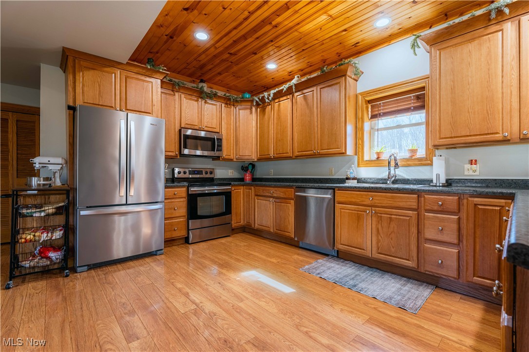 3240 Chase Road, Carrollton, Ohio image 7