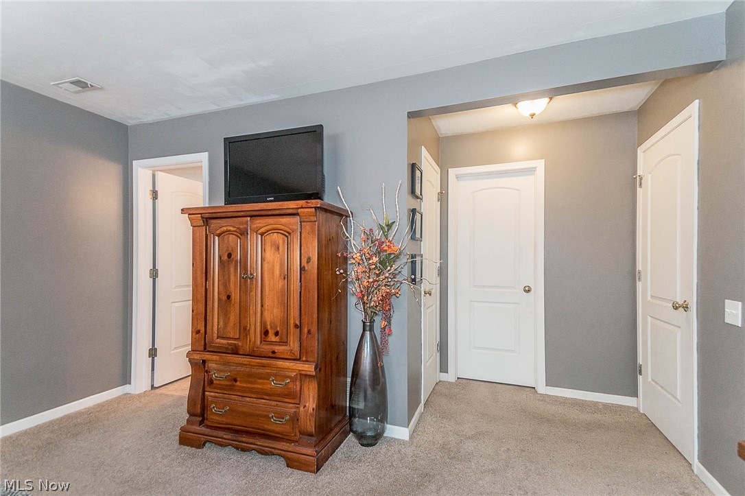 Tradewinds Twnhm Condos - Residential