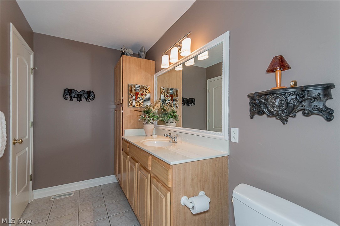 Tradewinds Twnhm Condos - Residential