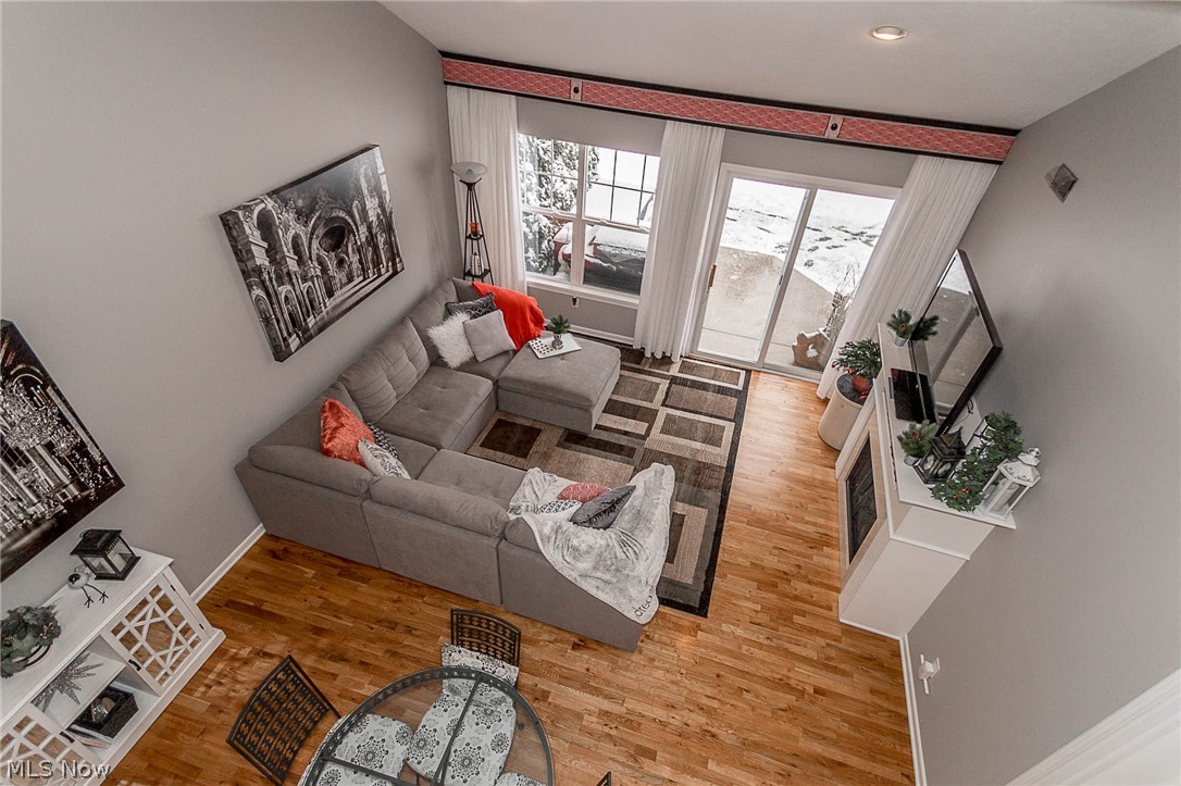 Tradewinds Twnhm Condos - Residential