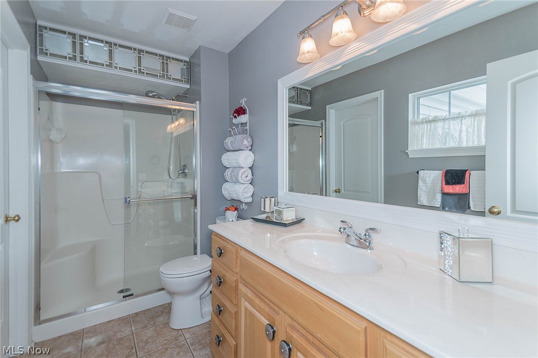 Tradewinds Twnhm Condos - Residential