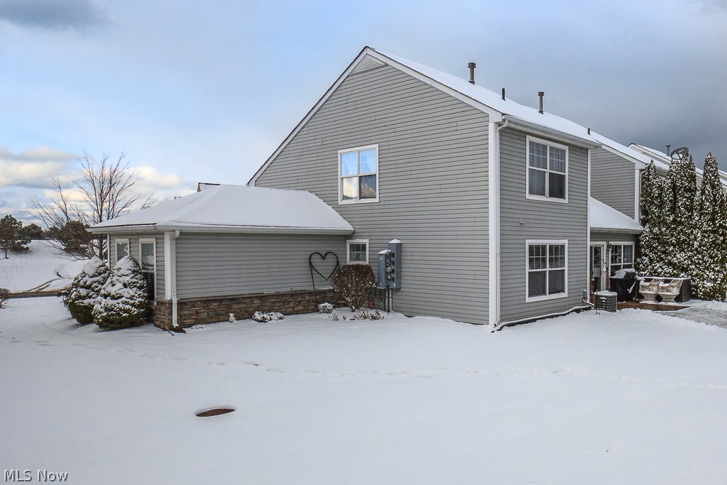 Tradewinds Twnhm Condos - Residential