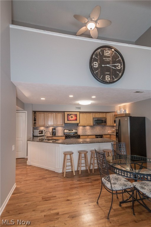 Tradewinds Twnhm Condos - Residential