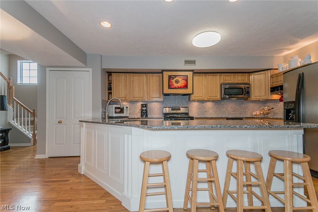 Tradewinds Twnhm Condos - Residential