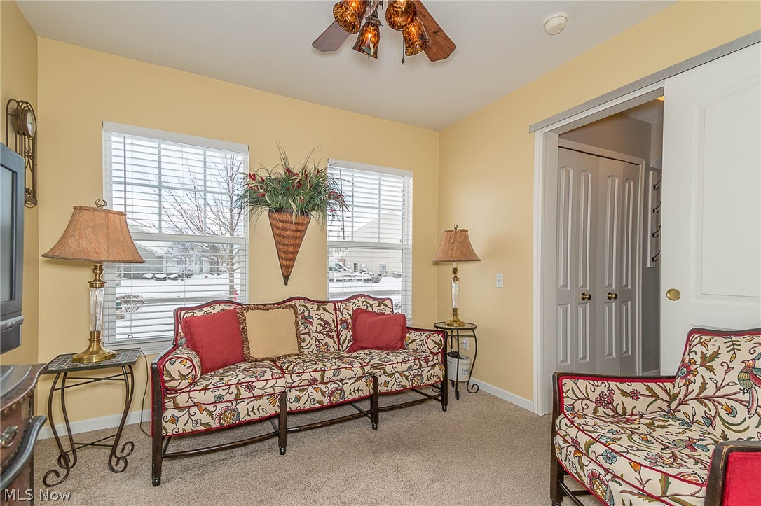 Tradewinds Twnhm Condos - Residential