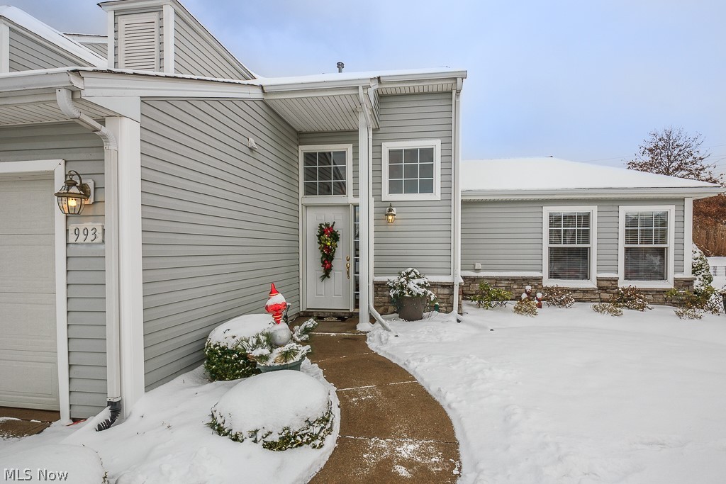 Tradewinds Twnhm Condos - Residential