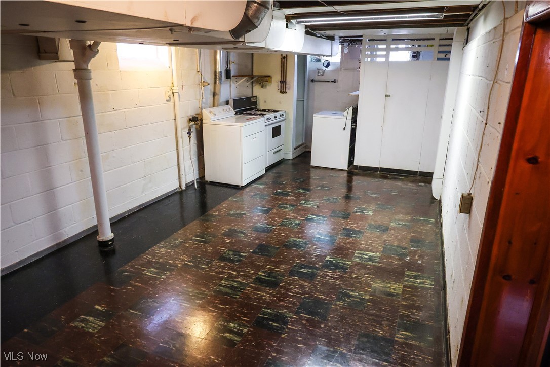 Tuxedo Land Companys Tuxedo L - Residential