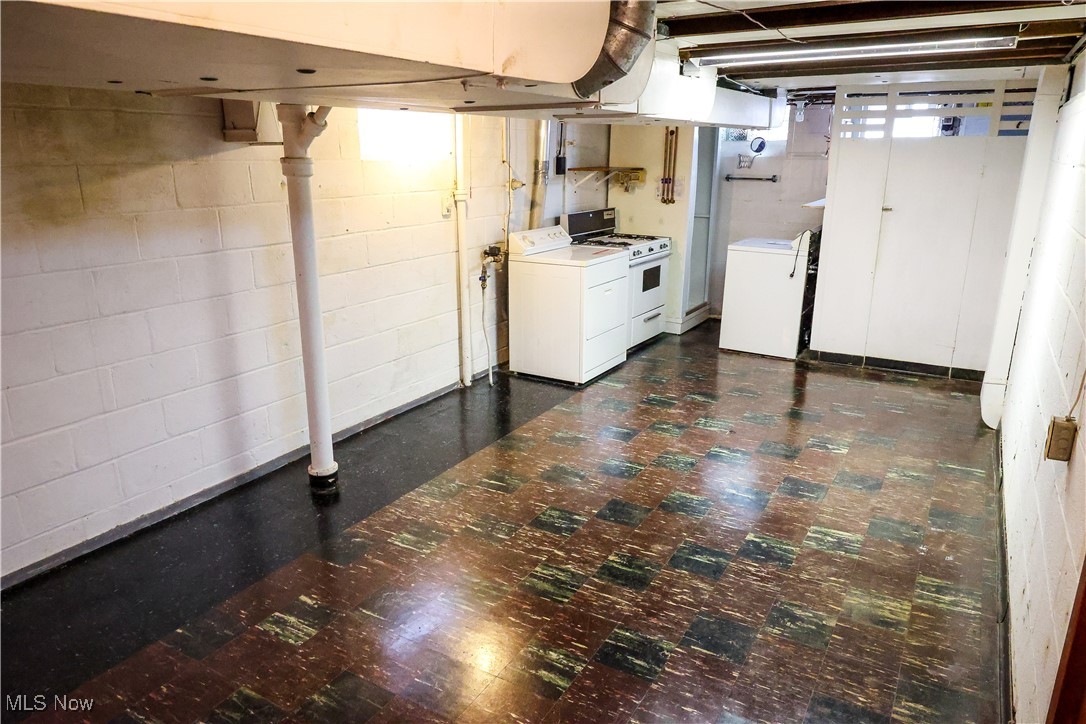 Tuxedo Land Companys Tuxedo L - Residential