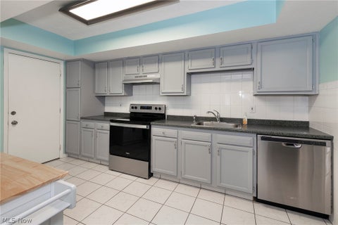Tiny photo for 11657 Harbour Light Drive, North Royalton, OH 44133 (MLS # 5220518)
