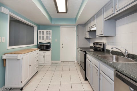 Tiny photo for 11657 Harbour Light Drive, North Royalton, OH 44133 (MLS # 5220518)