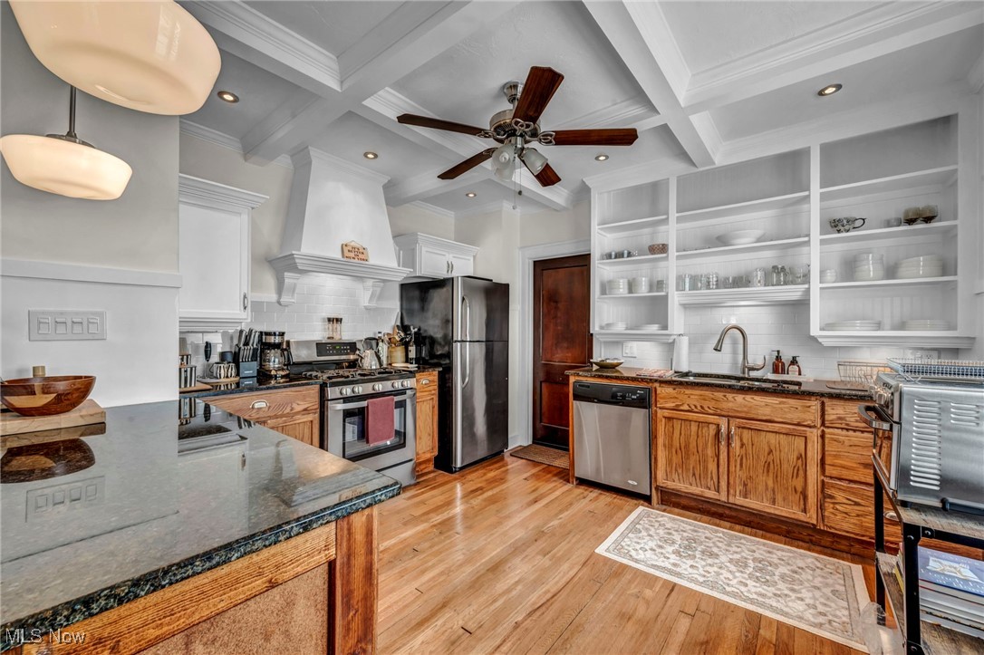 Lakewood, Ohio 44107, United States, 5 Bedrooms Bedrooms, ,3 BathroomsBathrooms,Residential,Active,195885