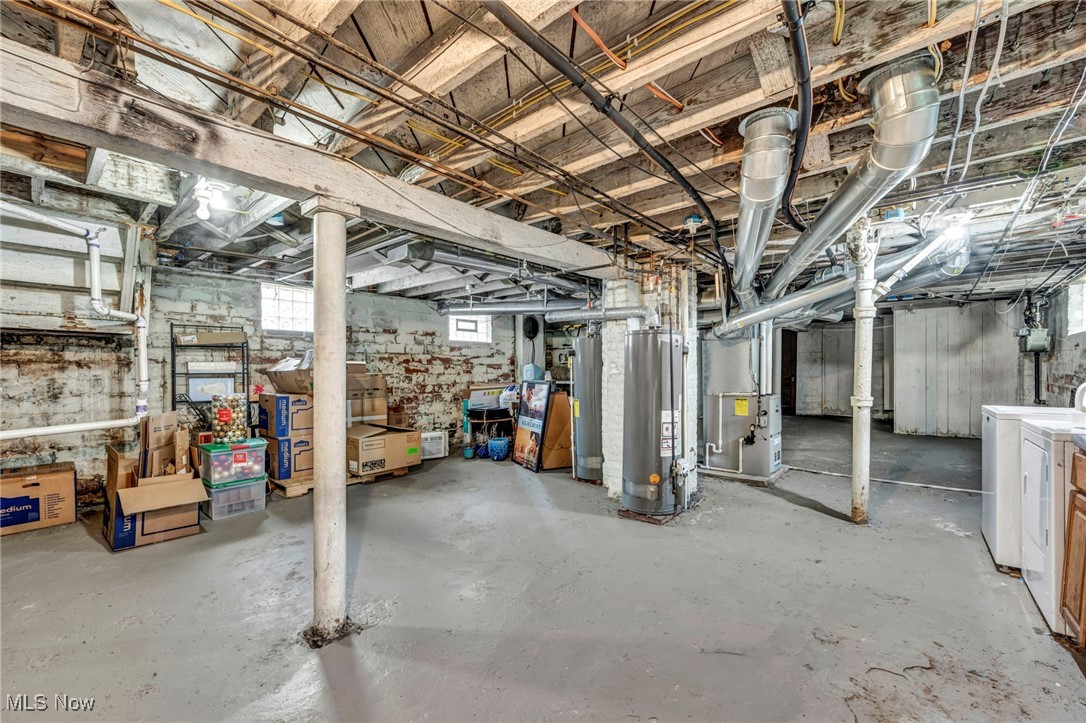 Lakewood, Ohio 44107, United States, 5 Bedrooms Bedrooms, ,3 BathroomsBathrooms,Residential,Active,195885