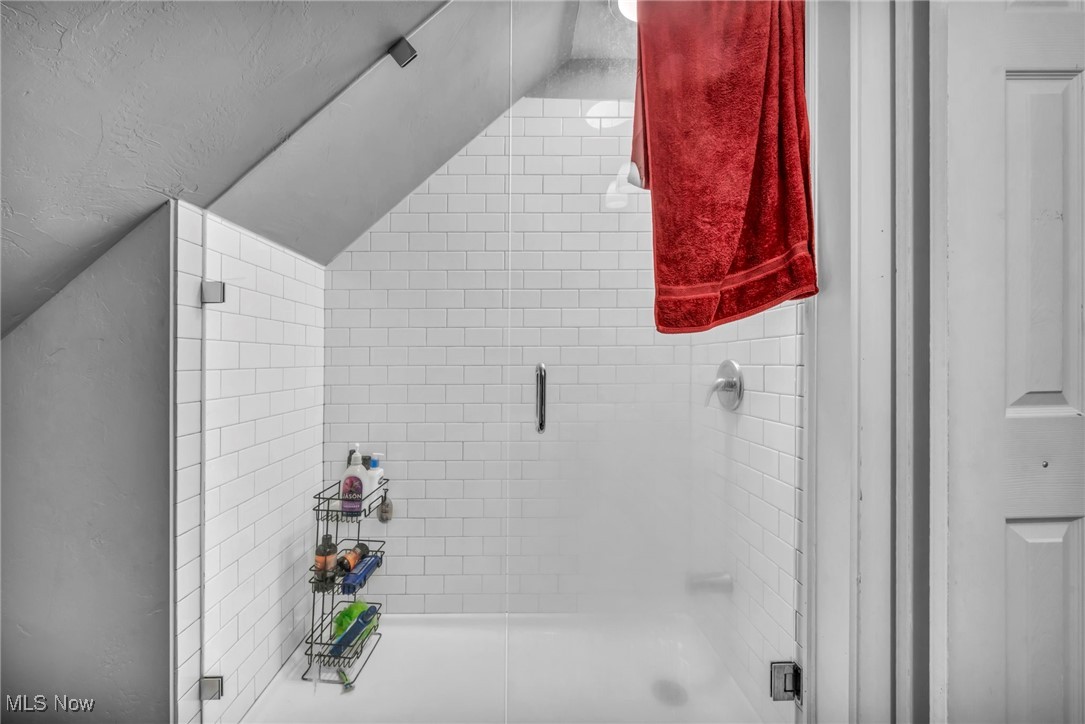 Lakewood, Ohio 44107, United States, 5 Bedrooms Bedrooms, ,3 BathroomsBathrooms,Residential,Active,195885