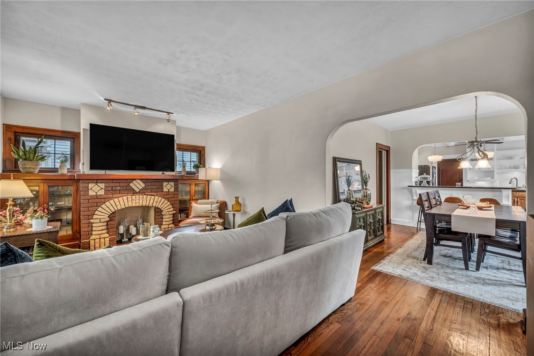 Lakewood, Ohio 44107, United States, 5 Bedrooms Bedrooms, ,3 BathroomsBathrooms,Residential,Active,195885