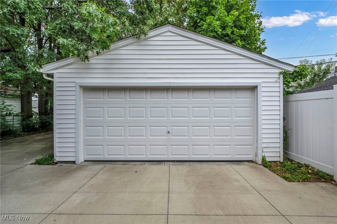 Lakewood, Ohio 44107, United States, 5 Bedrooms Bedrooms, ,3 BathroomsBathrooms,Residential,Active,195885