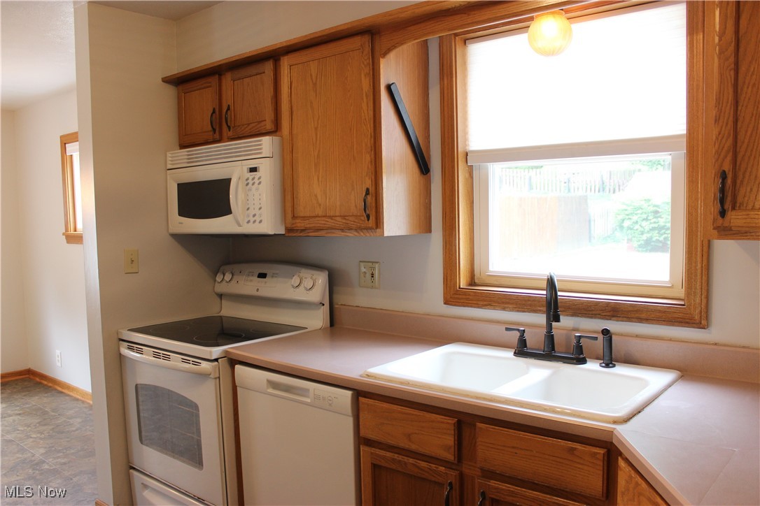 3141 Woodland Avenue, Canton, Ohio image 11