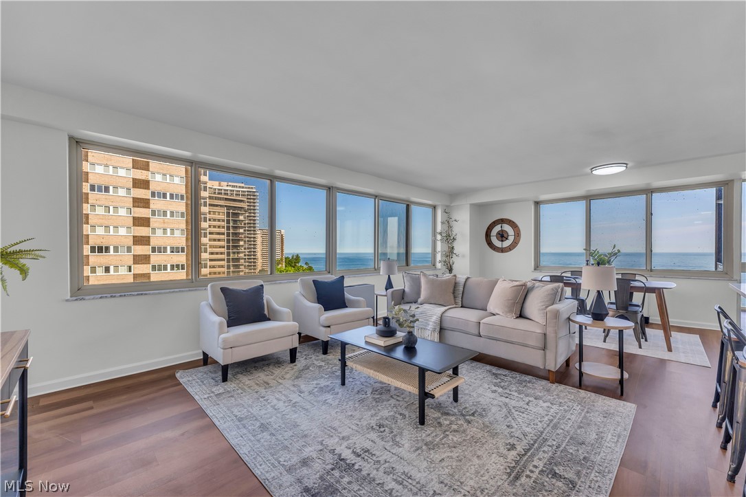 Marine Towers East East - Residential