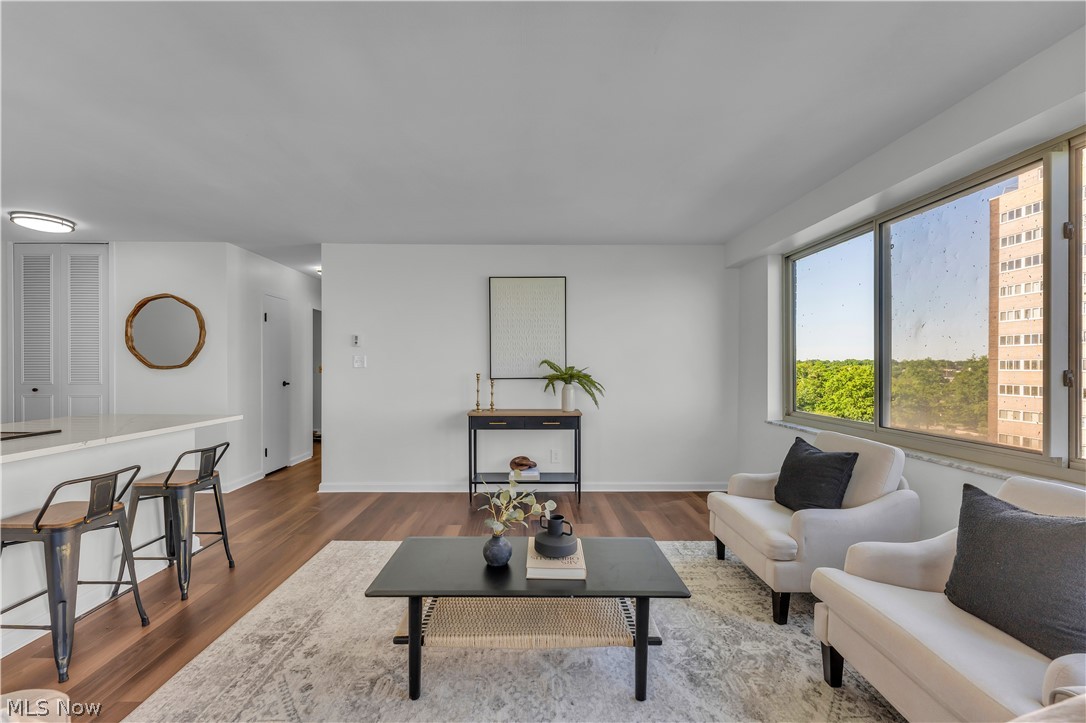 Marine Towers East East - Residential