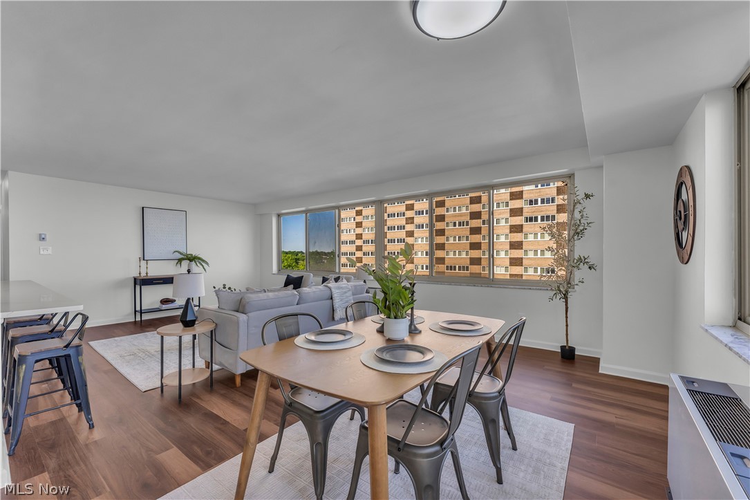 Marine Towers East East - Residential