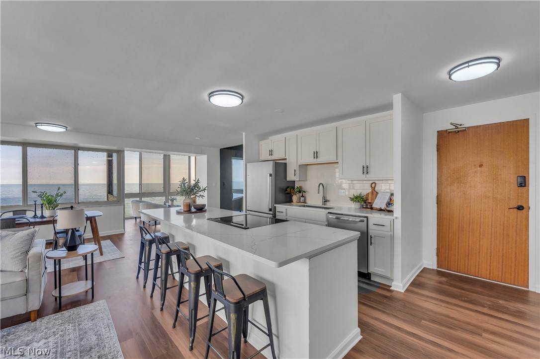 Marine Towers East East - Residential