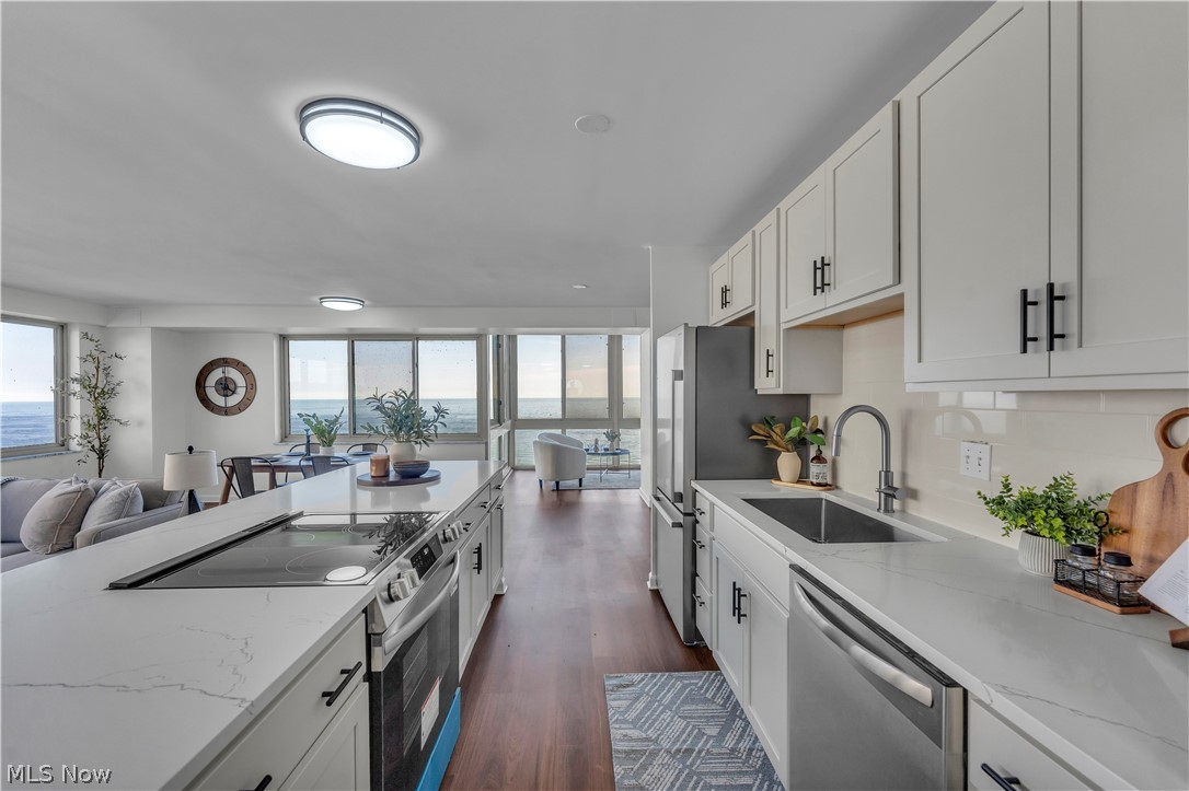 Marine Towers East East - Residential
