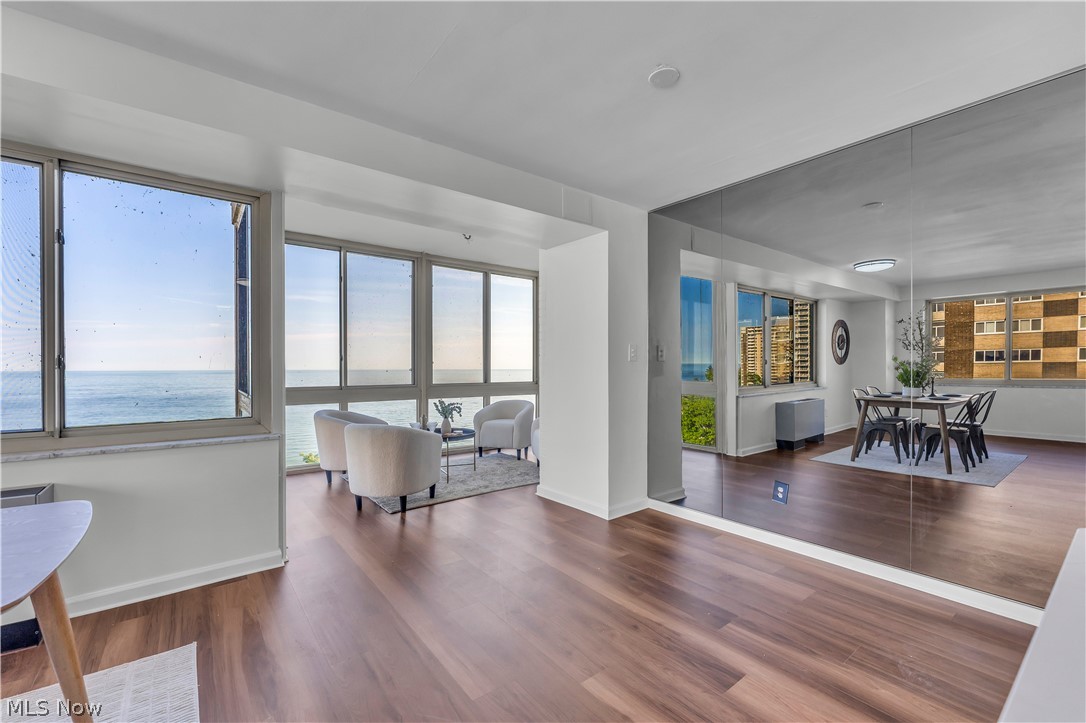 Marine Towers East East - Residential