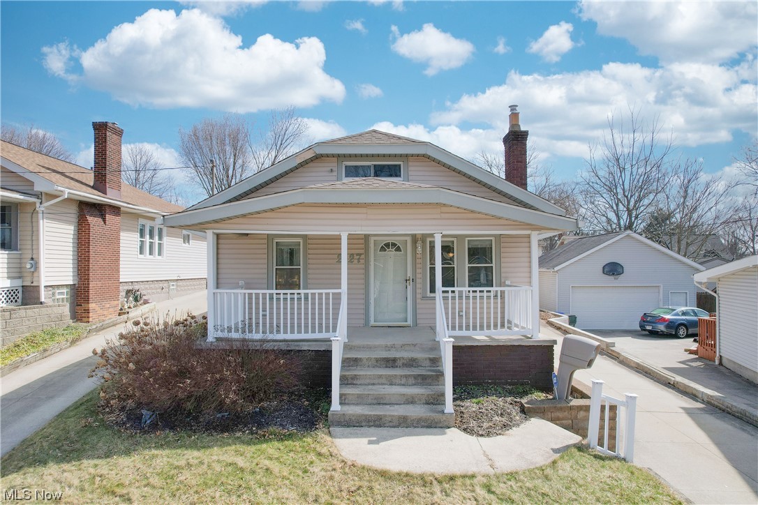 Welcome home to 2127 9th St. ! This charming cape cod is nestled in prime location in the falls! Step though the front door into your living room and be greeted by the feeling of home! The living room, complete with gas fireplace, opens up to the dining room and you’ll notice the beautiful hardwood floors throughout both! Through the dining room you’ll enter into your kitchen. The main floor also features two bedrooms and a full bathroom. Downstairs you’ll have a large area of additional living space with your partially finished basement! All appliances stay, including the washer and dryer, making this home truly move in ready! Call to set up your private showing today!