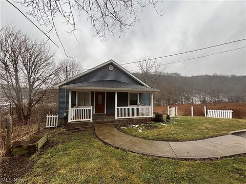 Homes For Sale - 4301 Steubenville Road<br/> Amsterdam, OH 43903